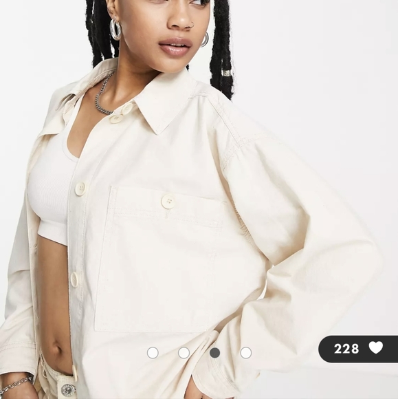 Topshop Petite oversized lightweight cotton shacket in ecru - Picture 2 of 4